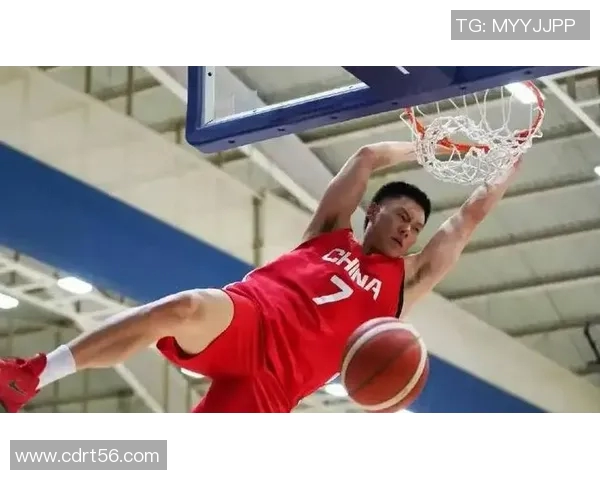 中国足球明星穿上国球衣展现激情与荣耀的瞬间